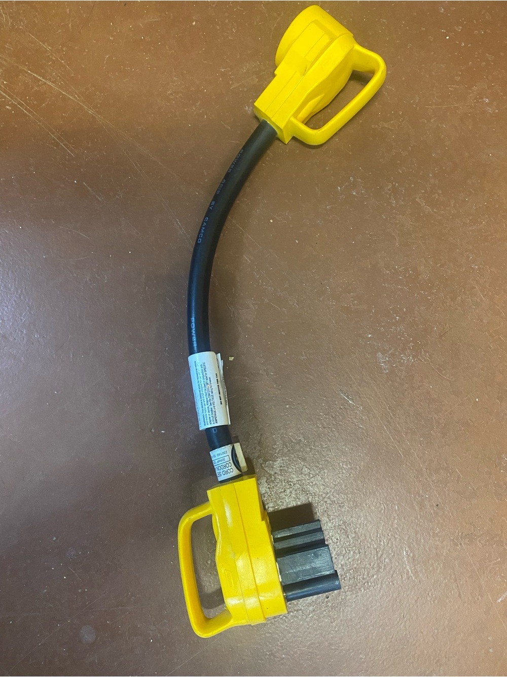 Heavy-Duty Electrical Dogbone Adapter with PowerGrip Handle 15 Amp M to 30 Amp F
